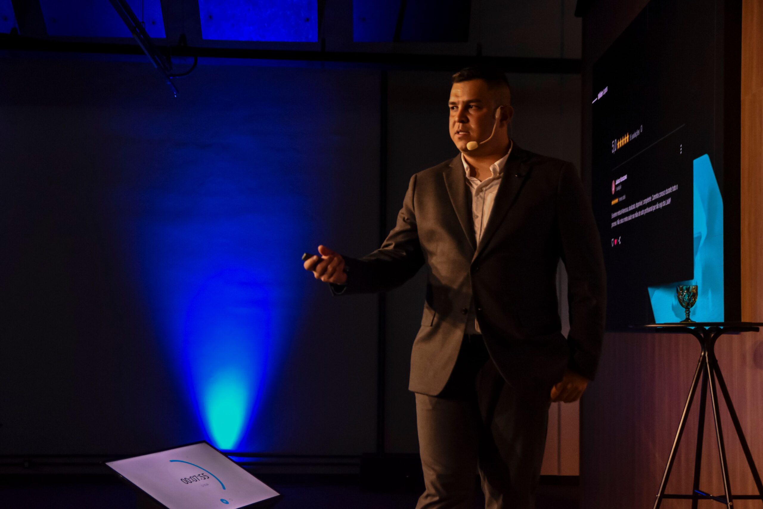 v2_823e78b1-2565-499a-be2a-cb93baaf2421 (1)